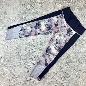 ✨Lululemon If You're Lucky Crop ~size 6~✨